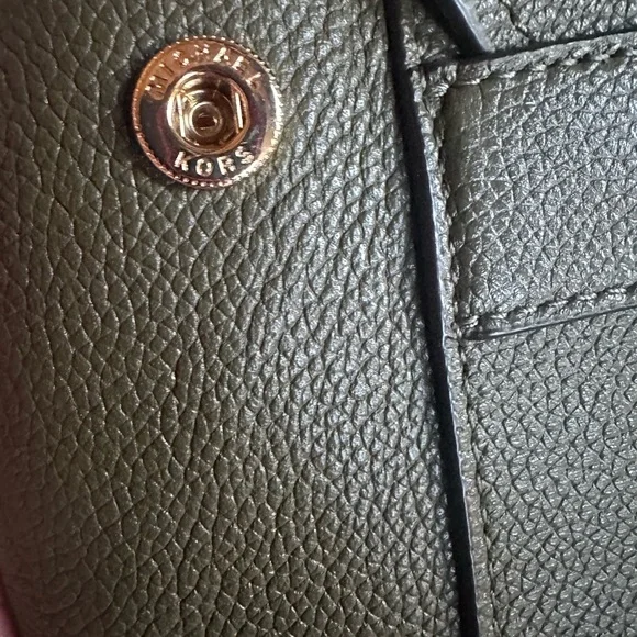 Michael Kors Hayes Medium Penbled Leather Backpack in olive green - Picture 4 of 9